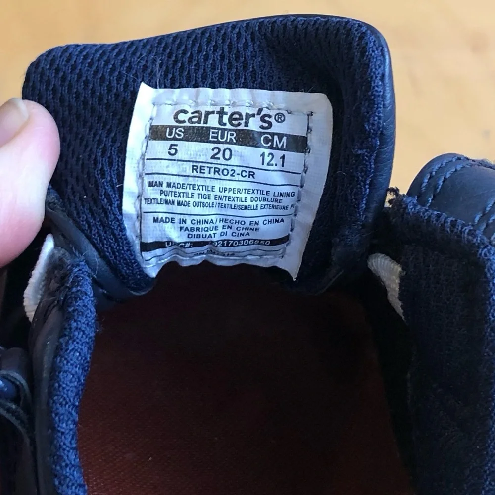 Carter’s Leather Low Top Sneakers Baby Size 5.